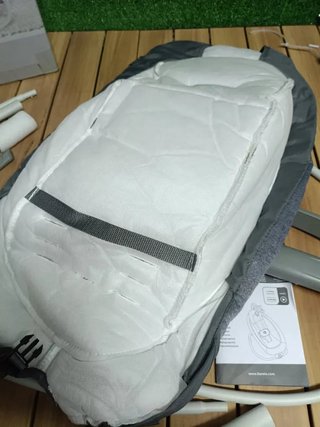 LIONELO Pascal baby bouncer delicadas vibraciones