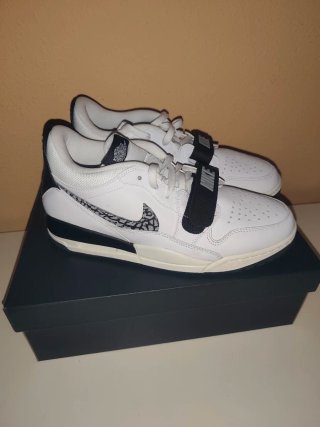Nike Jordan Legacy 312 "WHITE ELEPHANT" 43EU