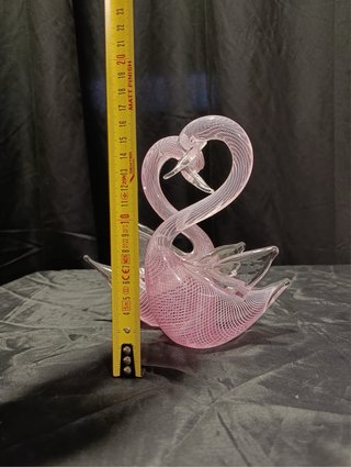 Cigni intrecciati in vetro di Murano