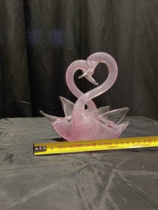 Cigni intrecciati in vetro di Murano