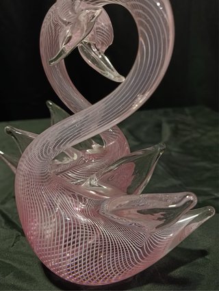 Cigni intrecciati in vetro di Murano