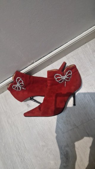 Botines Rojos con Diamantes