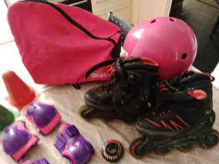 Patines en línea infantiles negros y rojos