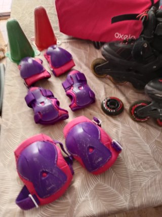 Patines en línea infantiles negros y rojos
