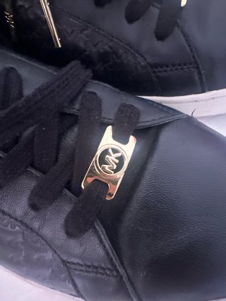 Zapatillas Michael Kors Negras y Doradas