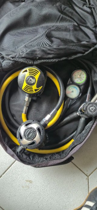 Equipo de buceo Cressi