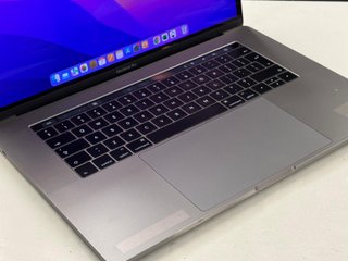 MacBook Pro 15.4 Retina Gris Espacial