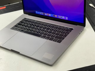 MacBook Pro 15.4 Retina Gris Espacial