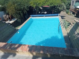Se vende parcela con casa, piscina, etc
