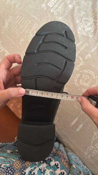Zapatos charol negro 24HRS T.41