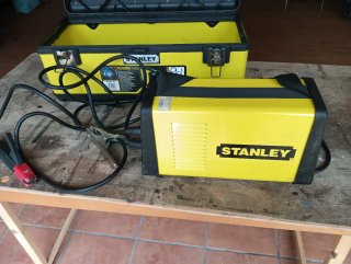 Máquina de soldar Stanley Power 140