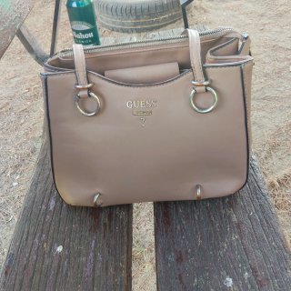 Bolso Guess Beige