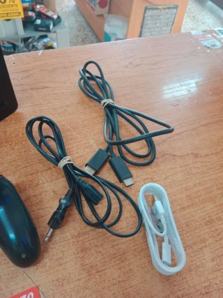 CONSOLA SONY PS4 SLIM 1TB 13.52 MANDO Y CABLES
