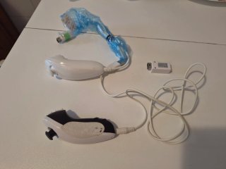 Dos Nunchuk y Adaptador