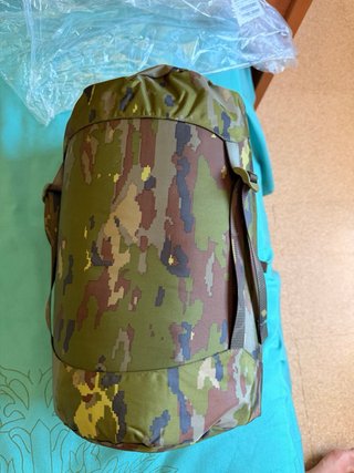 Saco de dormir militar pixelado