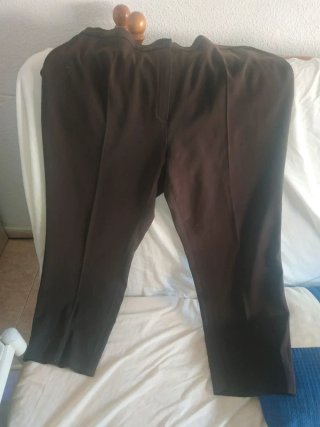 Pantalón de traje marrón mujer
