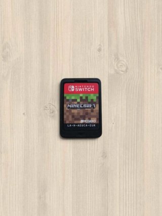 Nintendo Switch Lite Amarilla Completa y Minecraft