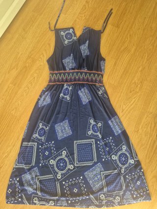 Abito blu con stampa foulard