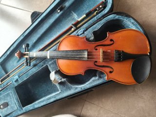 Violín 1/2 con funda y arco