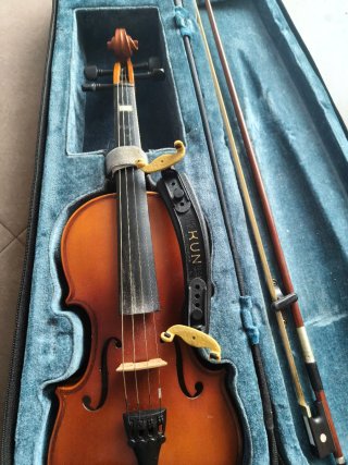 Violín 1/2 con funda y arco