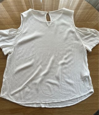 Blusa blanca romántica Brownie hombros descubierto