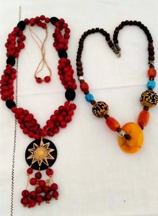 Collane vintage tribali rosse e marroni