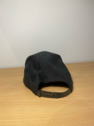 Gorra Jordan visera plana negra nueva