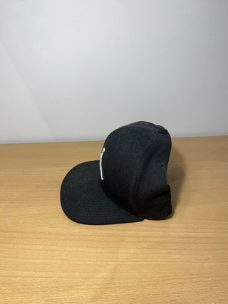 Gorra Jordan visera plana negra nueva