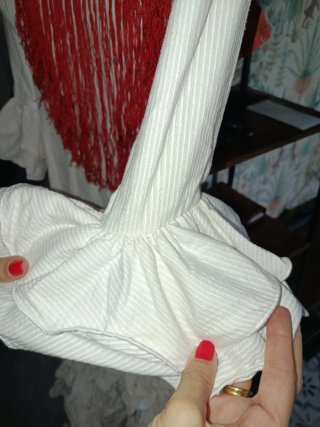 Traje Flamenca Blanco con flecos rojos