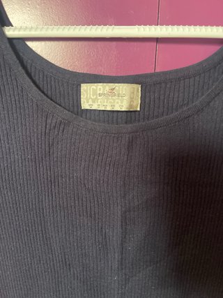 Vestido gris de punto sin mangas
