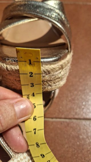 Sandalias doradas cuña esparto talla 39