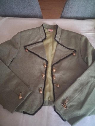 Traje torrenti falta cambiar botones