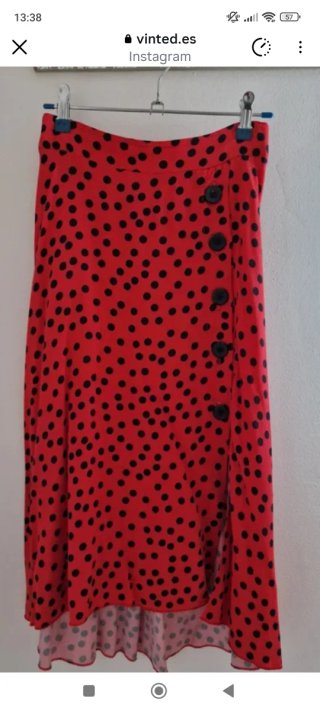 Falda de lunares roja con botones