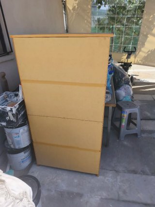 Zapatero de madera resistente