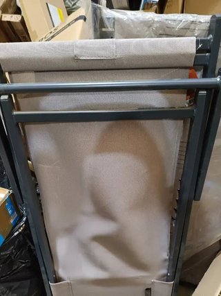 Tumbona de lona plastificada plegable
