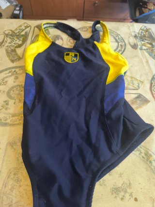 Bañador niña Norfolk T.10, perfecto estado