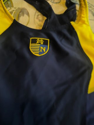 Bañador niña Norfolk T.10, perfecto estado