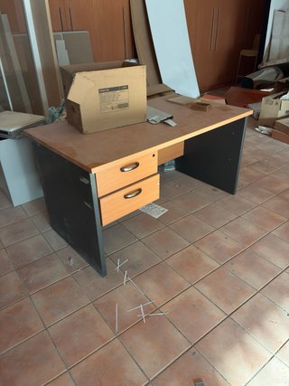 Escritorio madera y metal