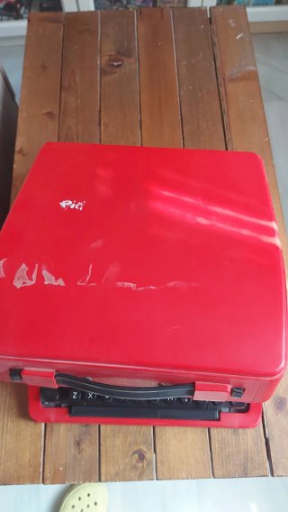 Máquina de escribir Silver Reed SR10 Roja