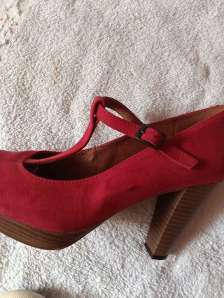 Zapatos tacón rojos T 36