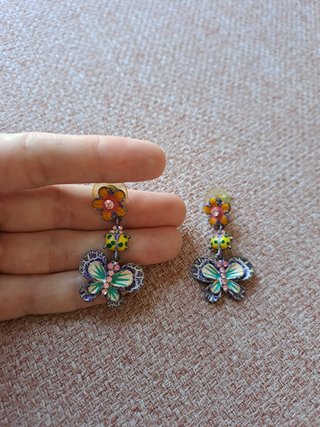 Pendientes mariposa flor y mariquita