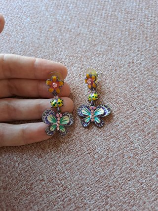 Pendientes mariposa flor y mariquita