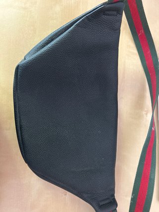 Riñonera Gucci Piel Negra