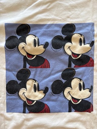 Camiseta Uniqlo Disney Mickey Mouse