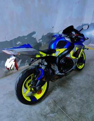 Suzuki GSXR 600 K7 Azul/Plata