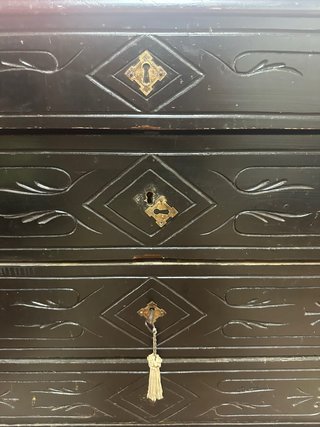 Cómoda antigua para restaurar