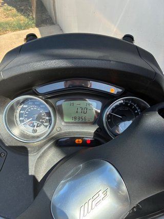 Piaggio MP3 300cc Scooter