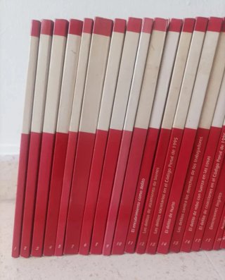 Colección jurídica completa "Los Delitos" 27 tomos
