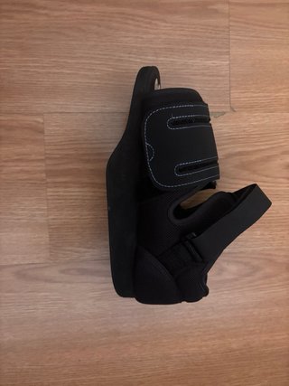 Zapato ortopédico pie invertido negro marca Prim