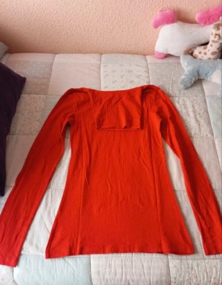 Camiseta cuello alto roja H&M